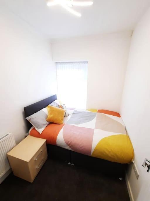4-Bedroom Home - Ideal For Groups Working Away From Home Swansea Exterior photo